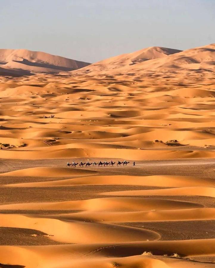 Hotel Sahara Majestic Luxury Camp Merzouga Esterno foto The Sahara Desert