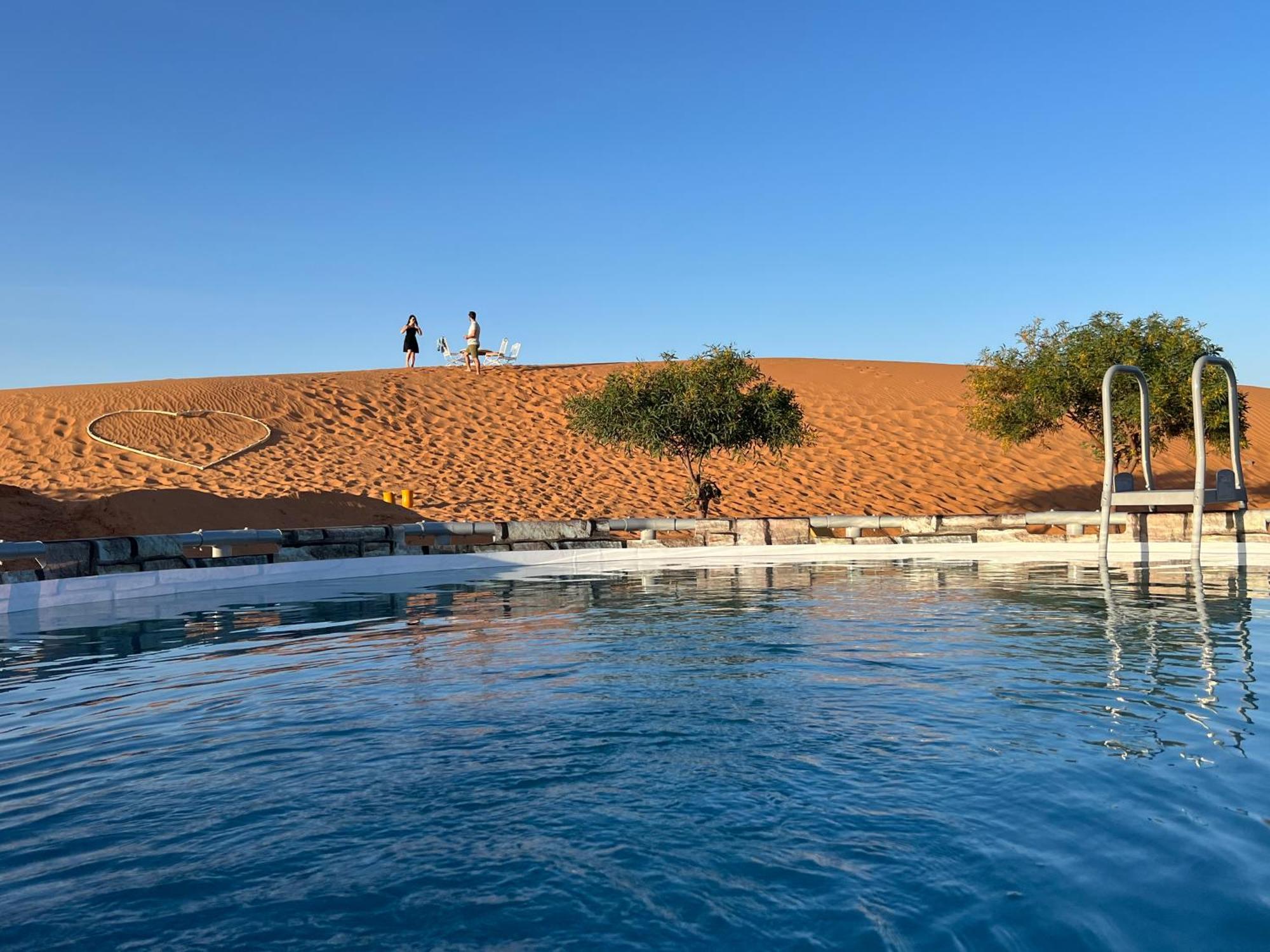 Hotel Sahara Majestic Luxury Camp Merzouga Esterno foto The swimming pool at the Al-Qatif Hot Springs