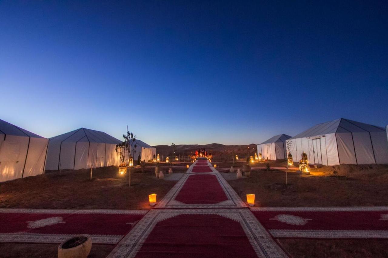 Hotel Sahara Majestic Luxury Camp Merzouga Esterno foto Luxury camp in the Sahara