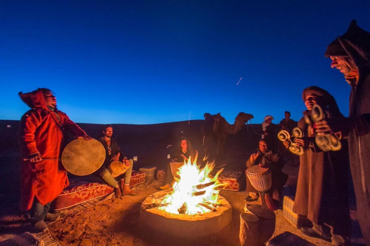 Hotel Sahara Majestic Luxury Camp Merzouga Esterno foto Gnaou musicians in the Sahara