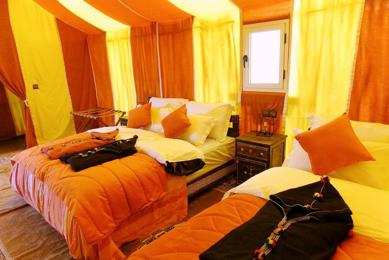 Hotel Sahara Majestic Luxury Camp Merzouga Esterno foto Interior of a tent